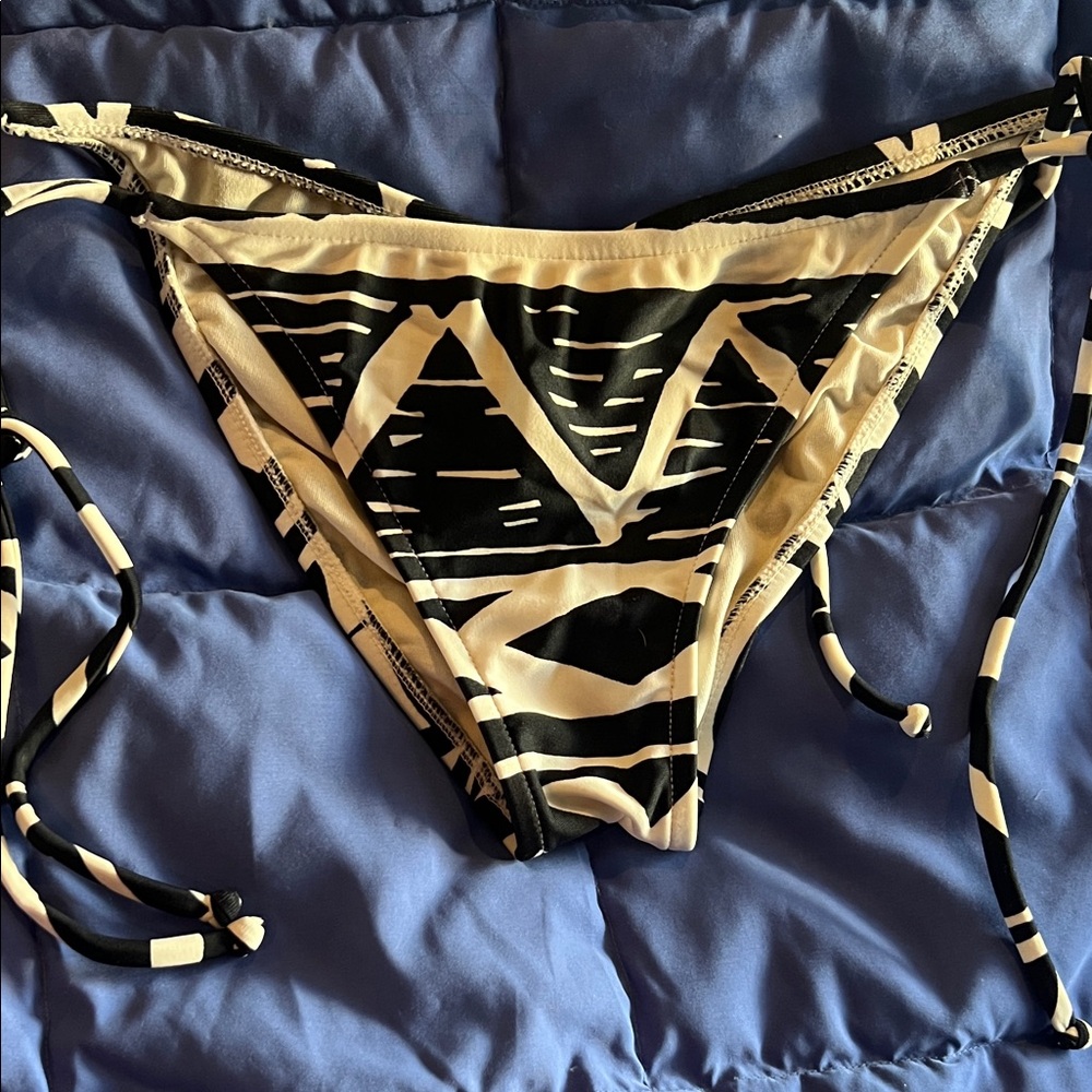 Roxy Black and White Bikini bottom